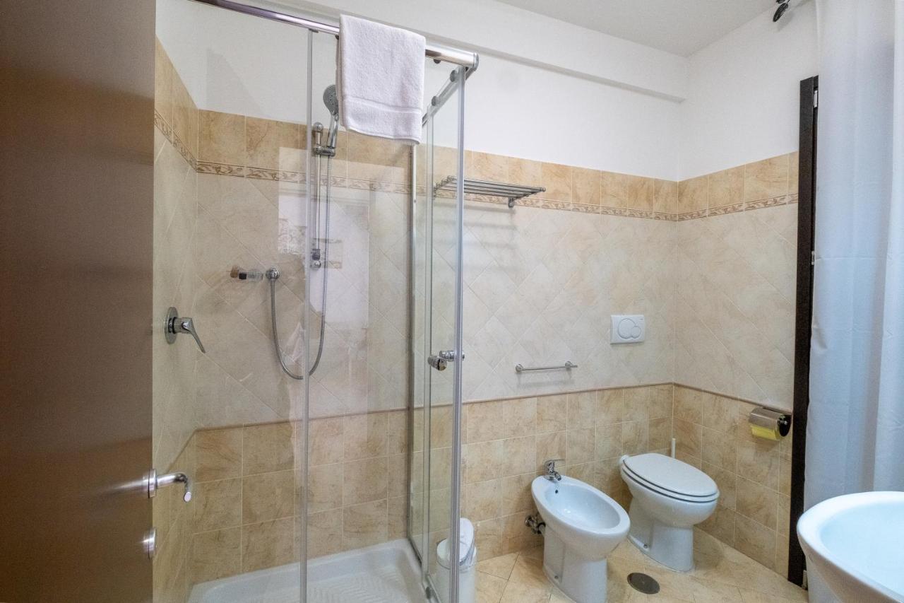 La Casa Di Lally Fiano Romano Luaran gambar