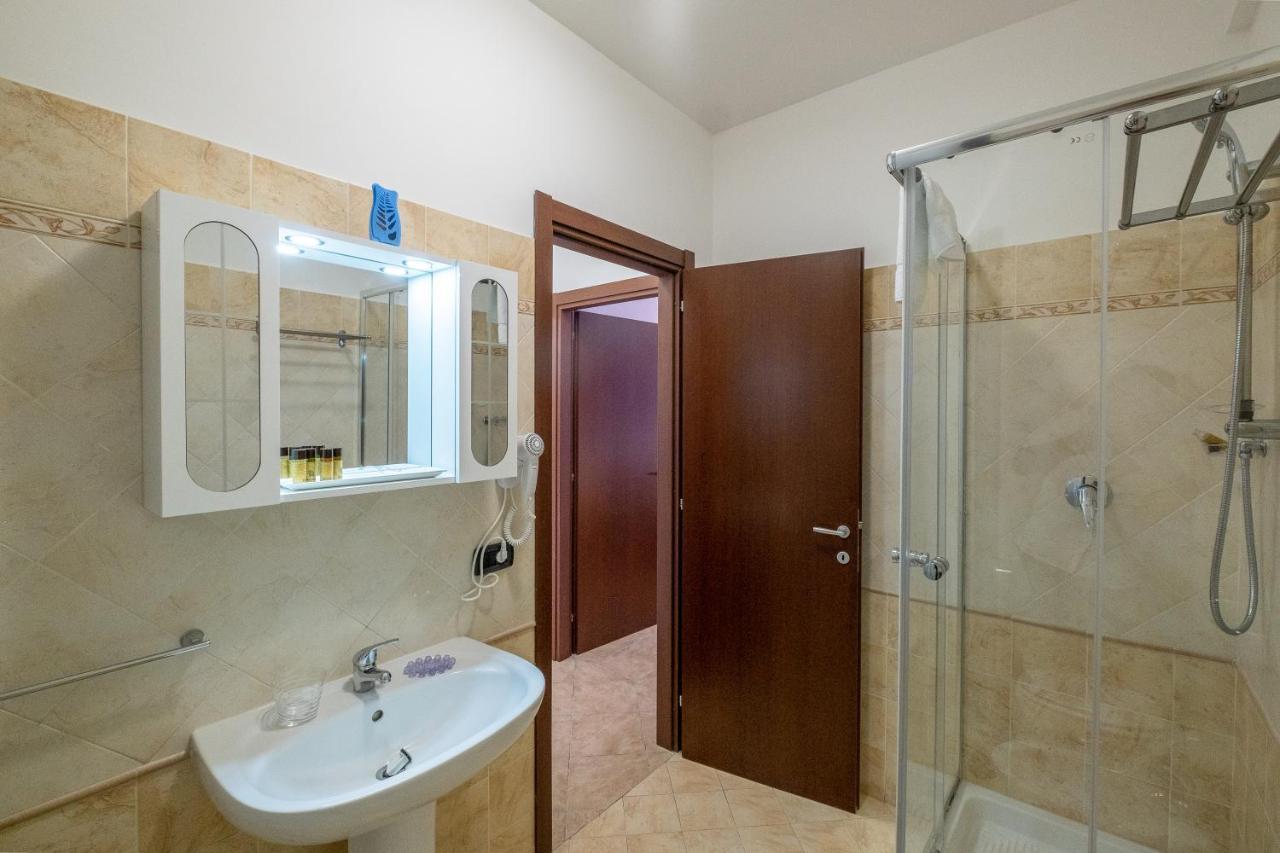 La Casa Di Lally Fiano Romano Luaran gambar