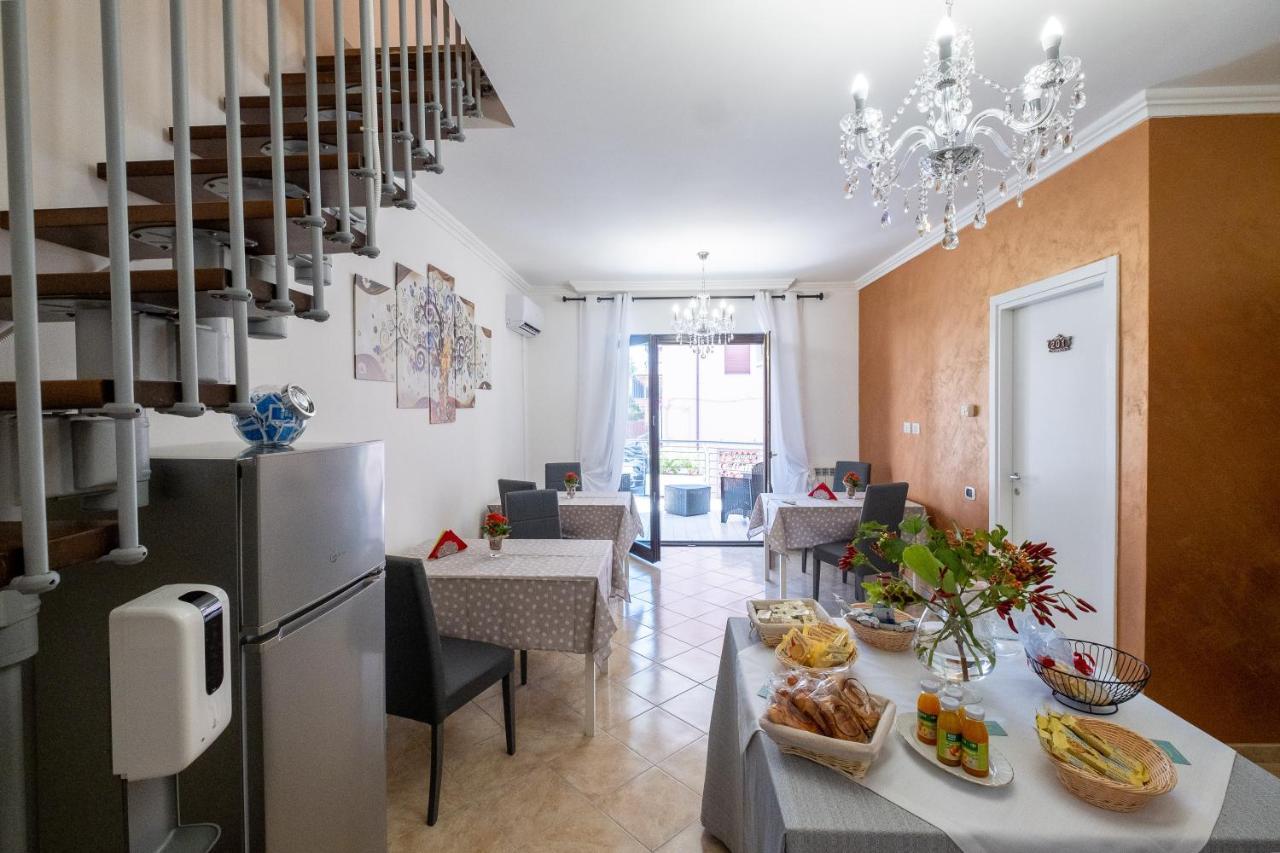 La Casa Di Lally Fiano Romano Luaran gambar
